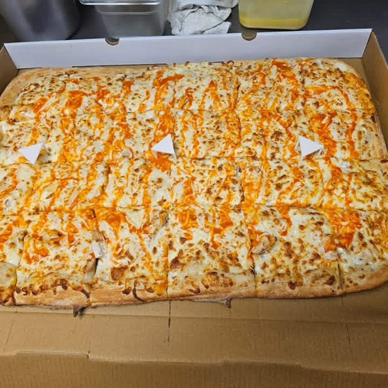 Buffalo Chicken Pizza Delight