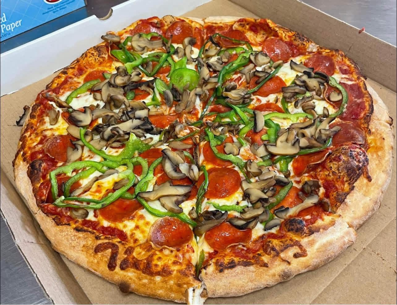 Deluxe Pizza.