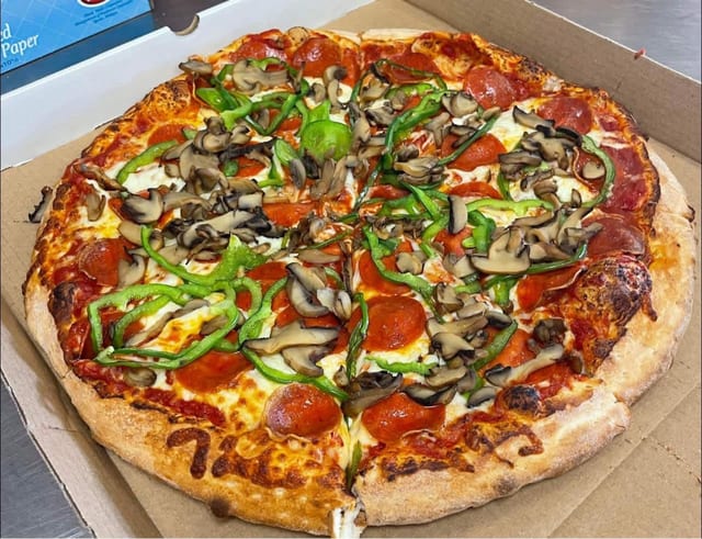 Deluxe Pizza.
